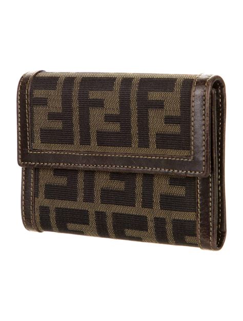 realreal fendi wallet